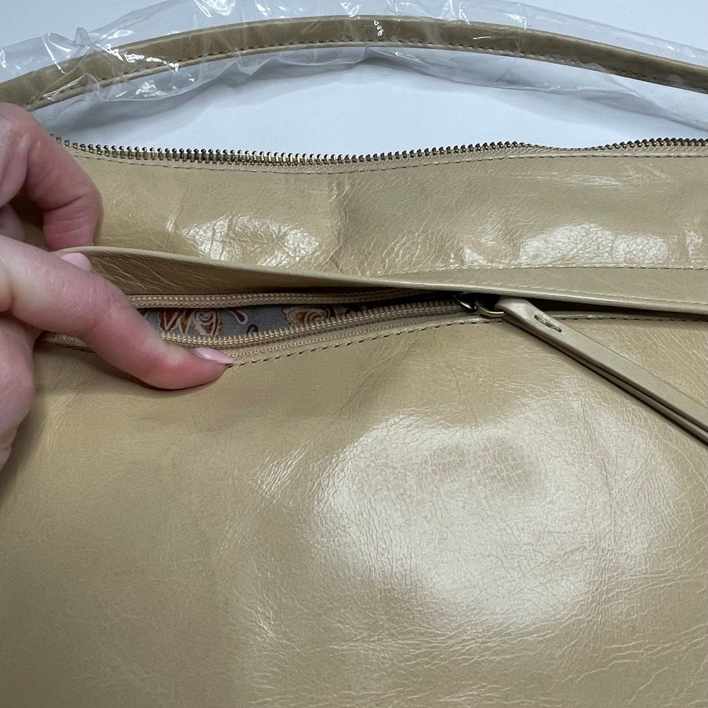 NWT Hobo International Leather Stark Vintage Crossbody Bag Parchment Cream - Picture 4 of 8